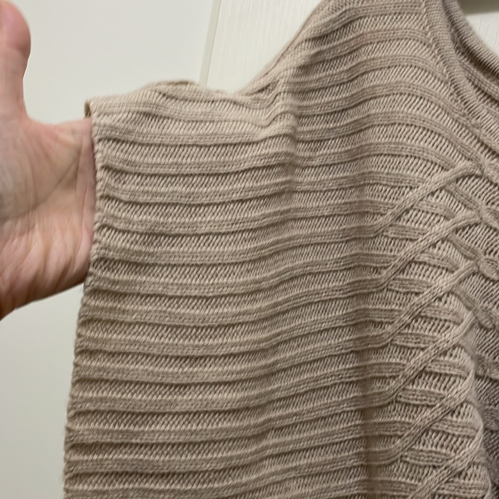 Jessica Simpson tan tunic sweater (sz m) - Picture 6 of 12